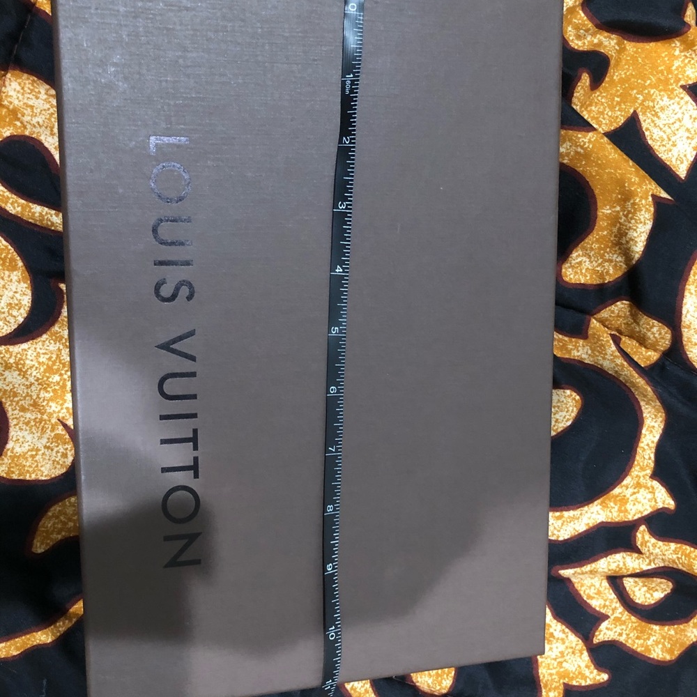 Lv Box - image 1